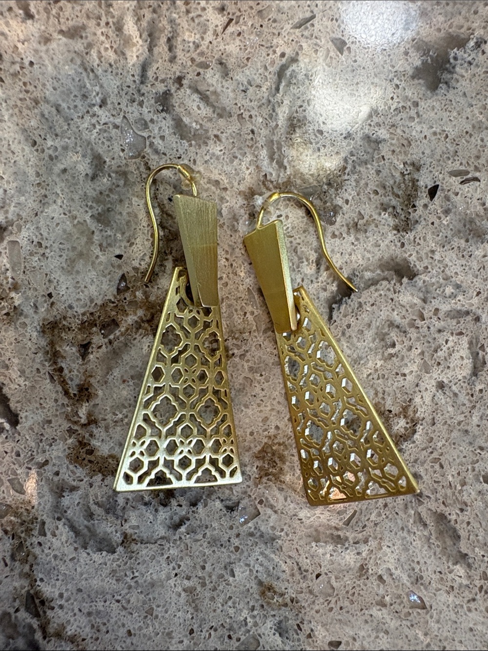 Kendra Scott Gold Geometric Filigree Drop Earrings